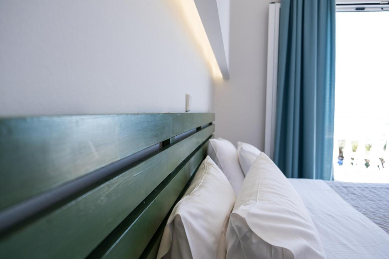 Christina Beachfront Rooms By Hotelius Petrití Exteriér fotografie