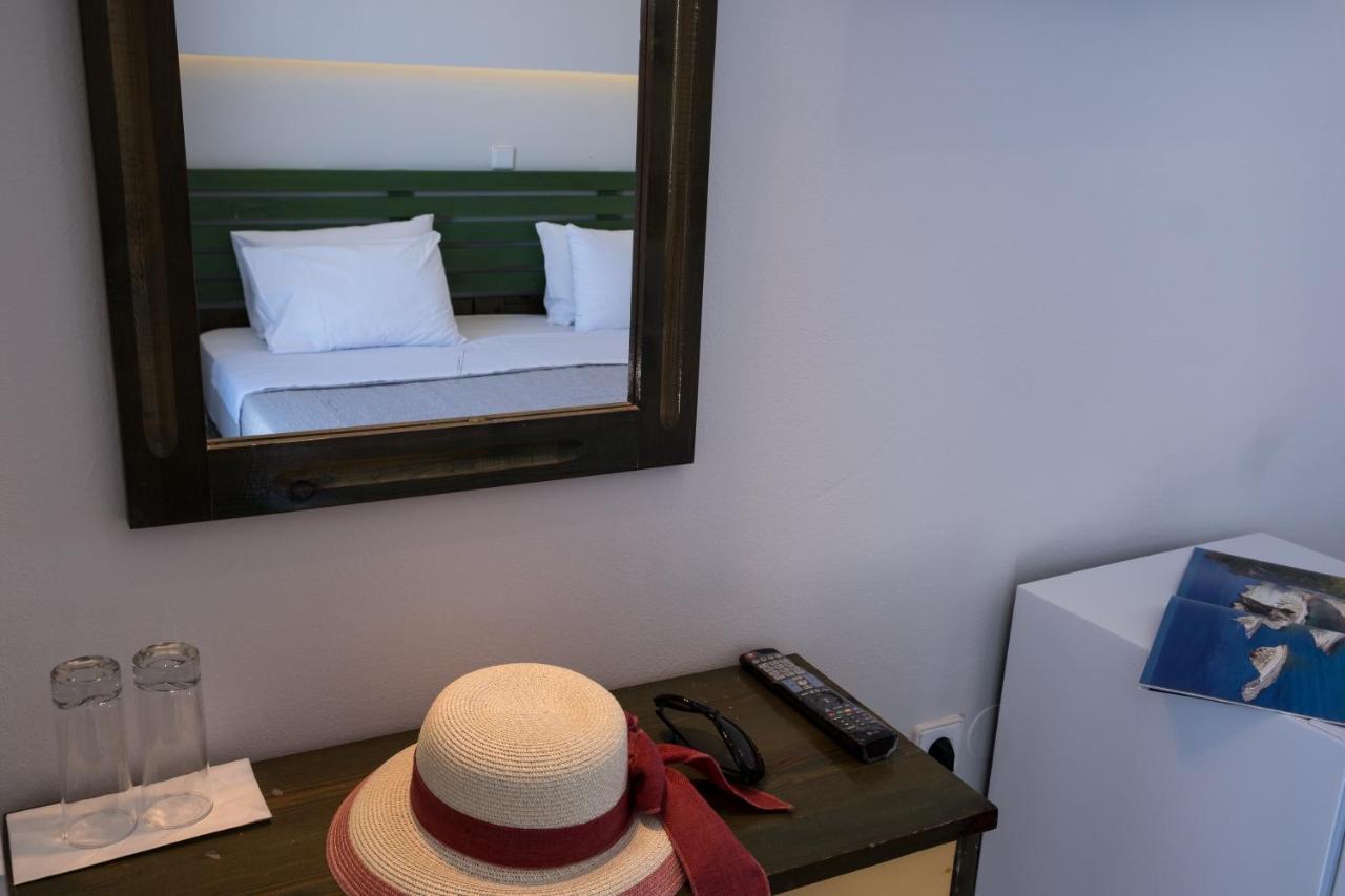 Christina Beachfront Rooms By Hotelius Petrití Exteriér fotografie
